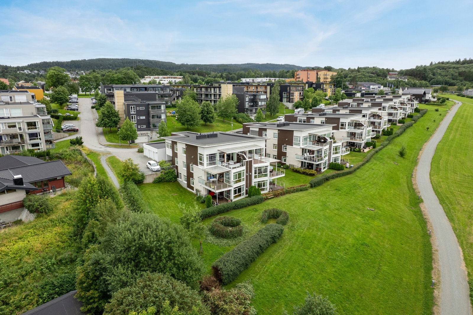 Leiligheten ligger fint til i toppetasjen Galleribilde