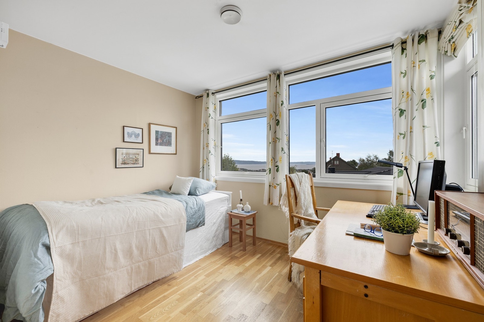 Soverom 2 er på 9,3 m² Galleribilde