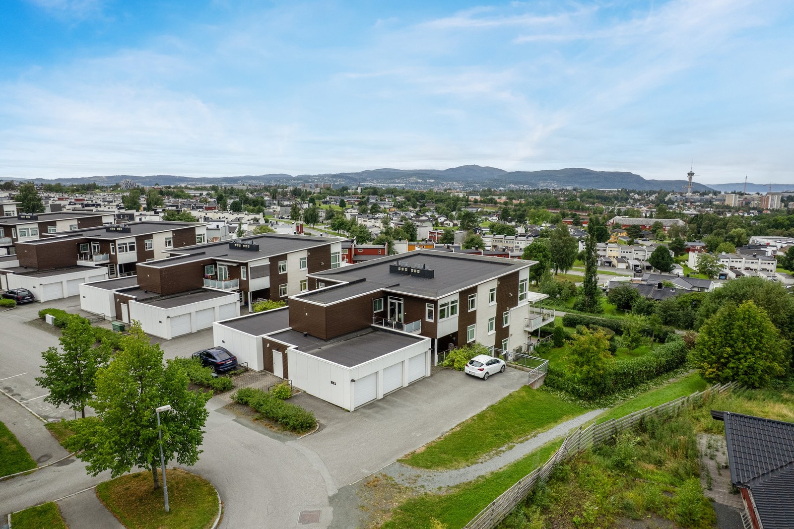 Hver leilighet har tildelt en garasje Galleribilde