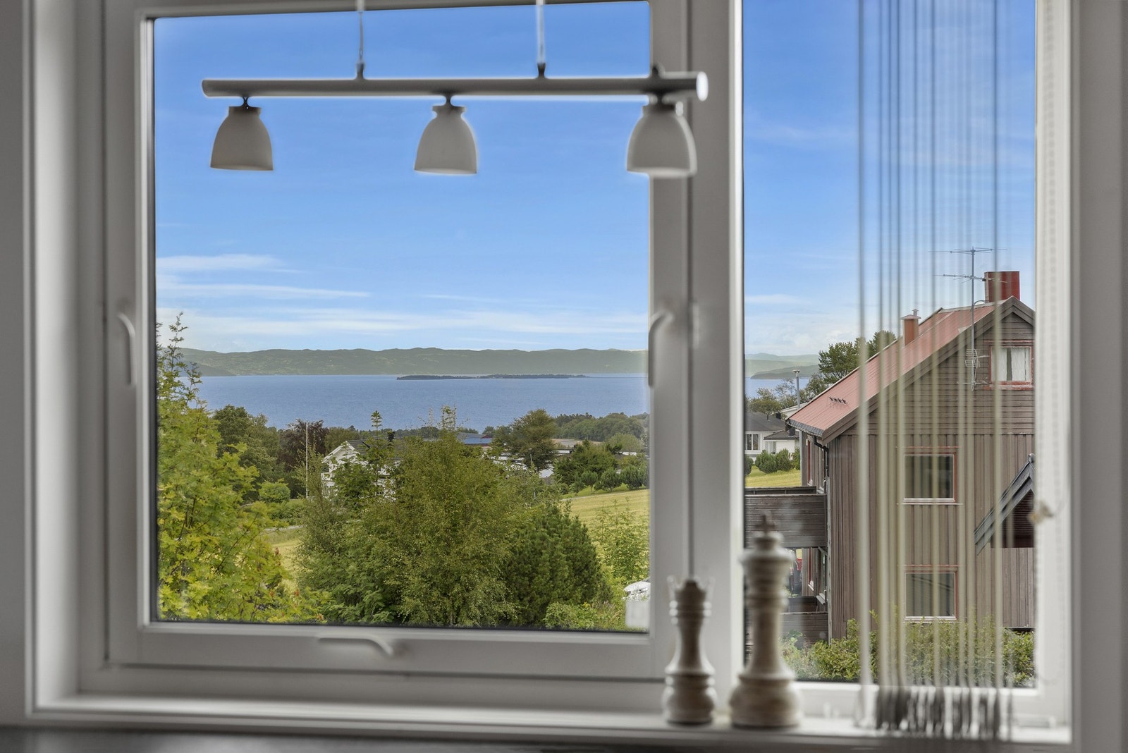 Utsikt fra kjøkken Galleribilde