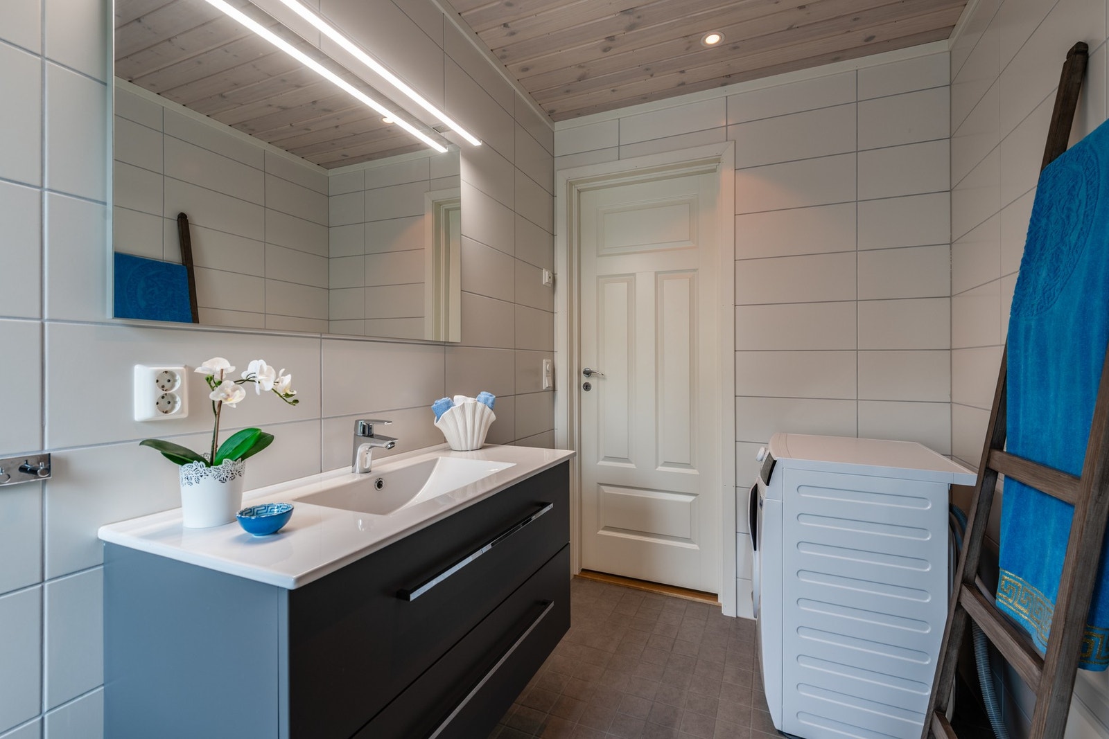 Det andre badet er kombinert med vaskerom. Galleribilde