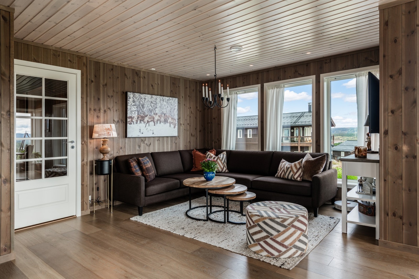 En hyggelig stuedel med plass til en god sofa. Galleribilde