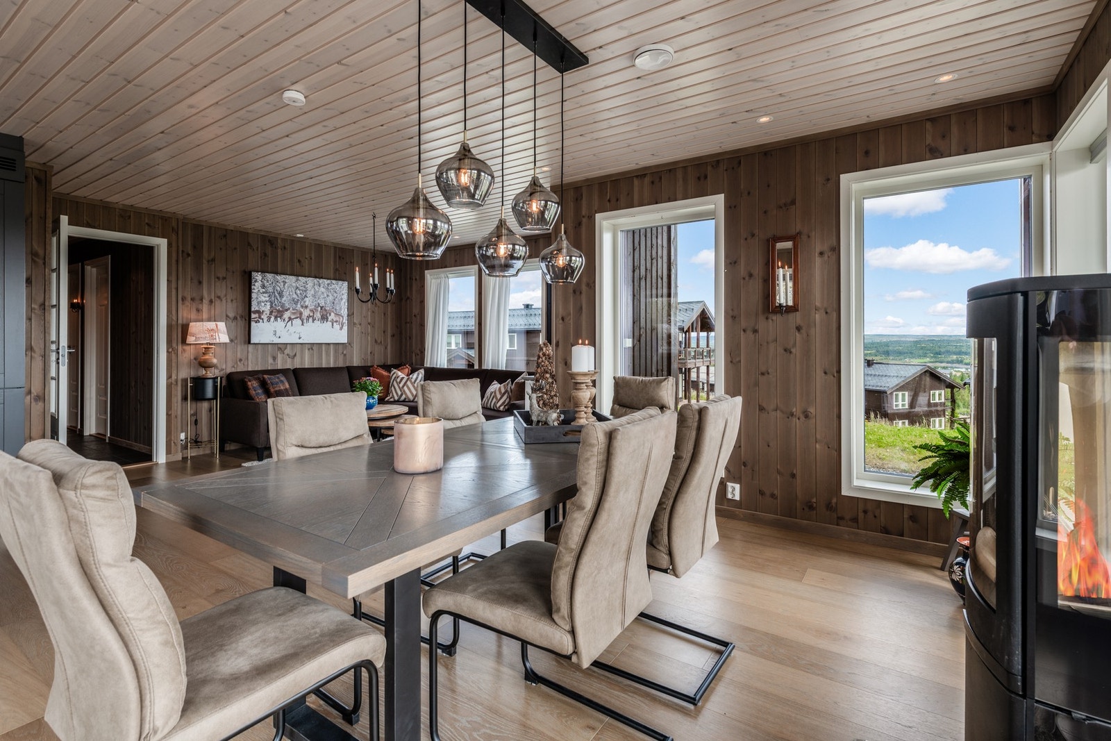 Peisovn for god varme og hygge på kjølige dager. Galleribilde