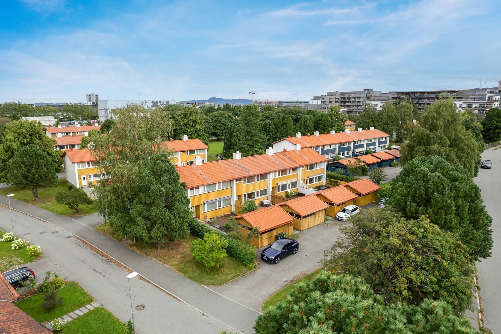 Dalen Hageby ligger sentralt men tilbaketrukket plassert. Galleribilde