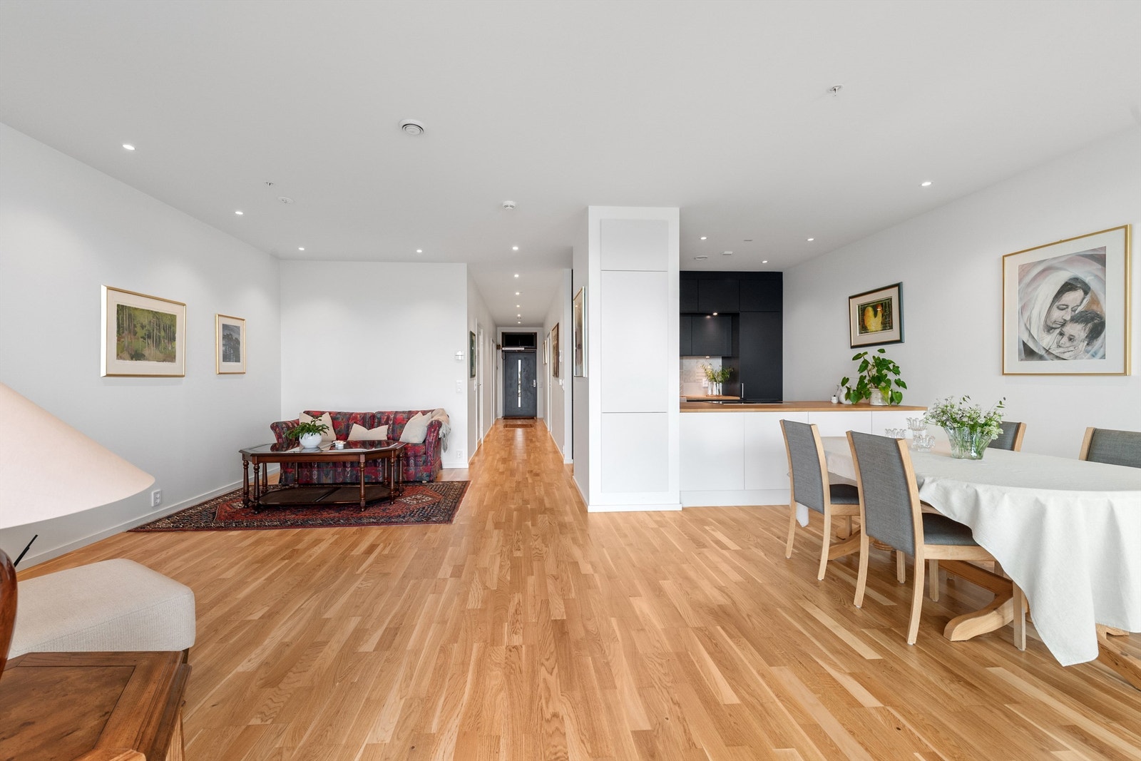 Fra stue/kjøkken mot gang Galleribilde