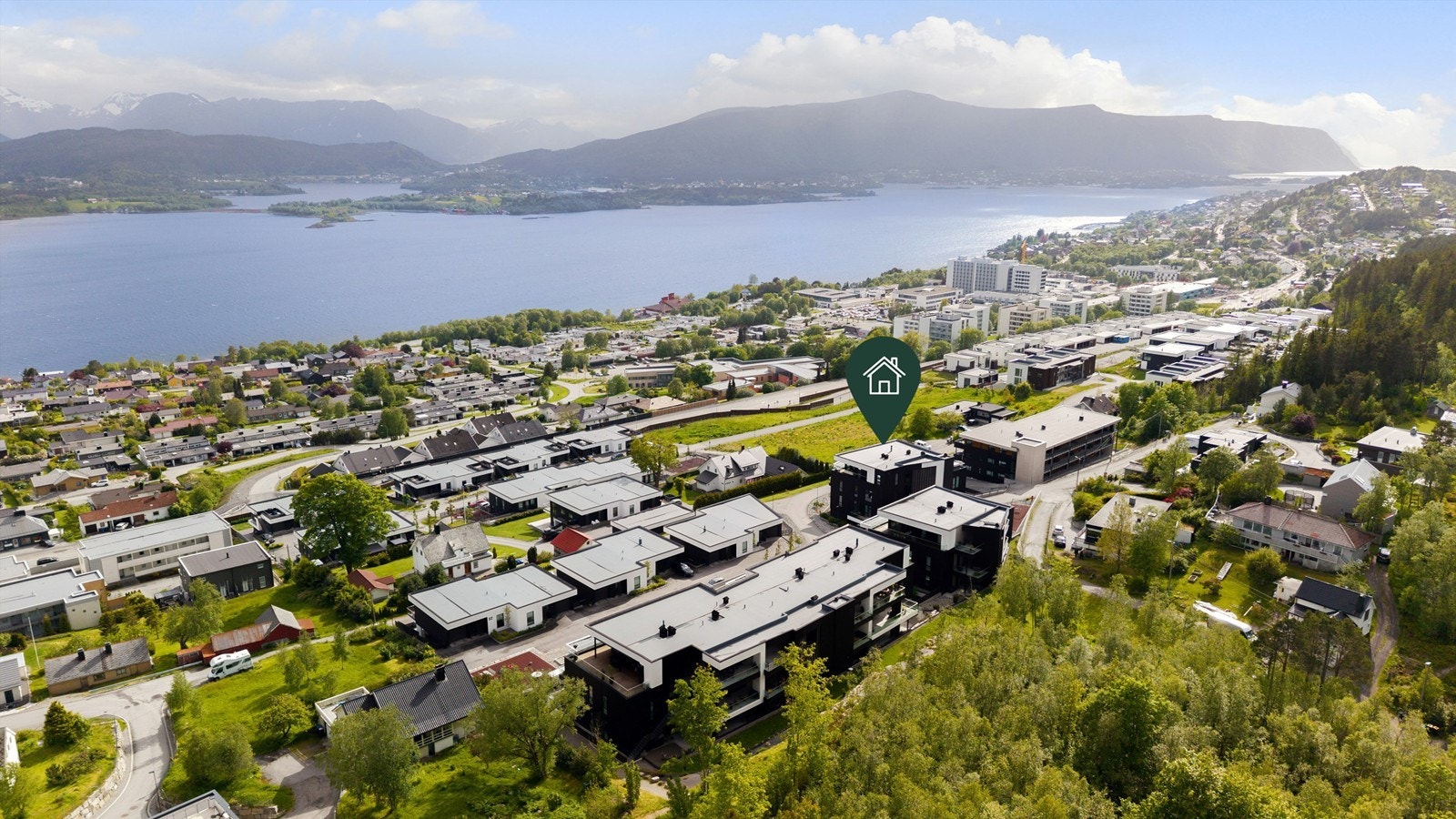 Dronebilde av nærområdet tatt fra nordøst Galleribilde