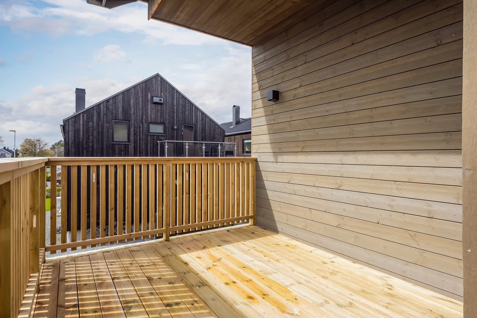 Verandaen er ca. 11 kvm og har god plass for en sittegruppe. Galleribilde