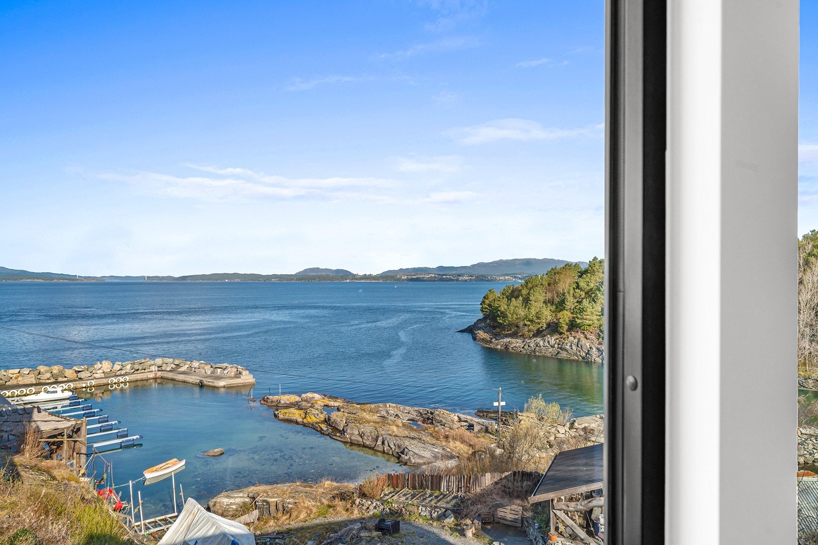 Utsikt fra stuen. Galleribilde