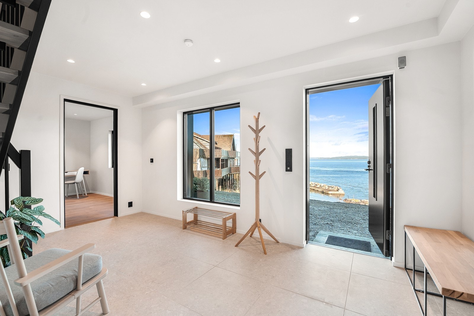 En romslig og flott entré. Galleribilde