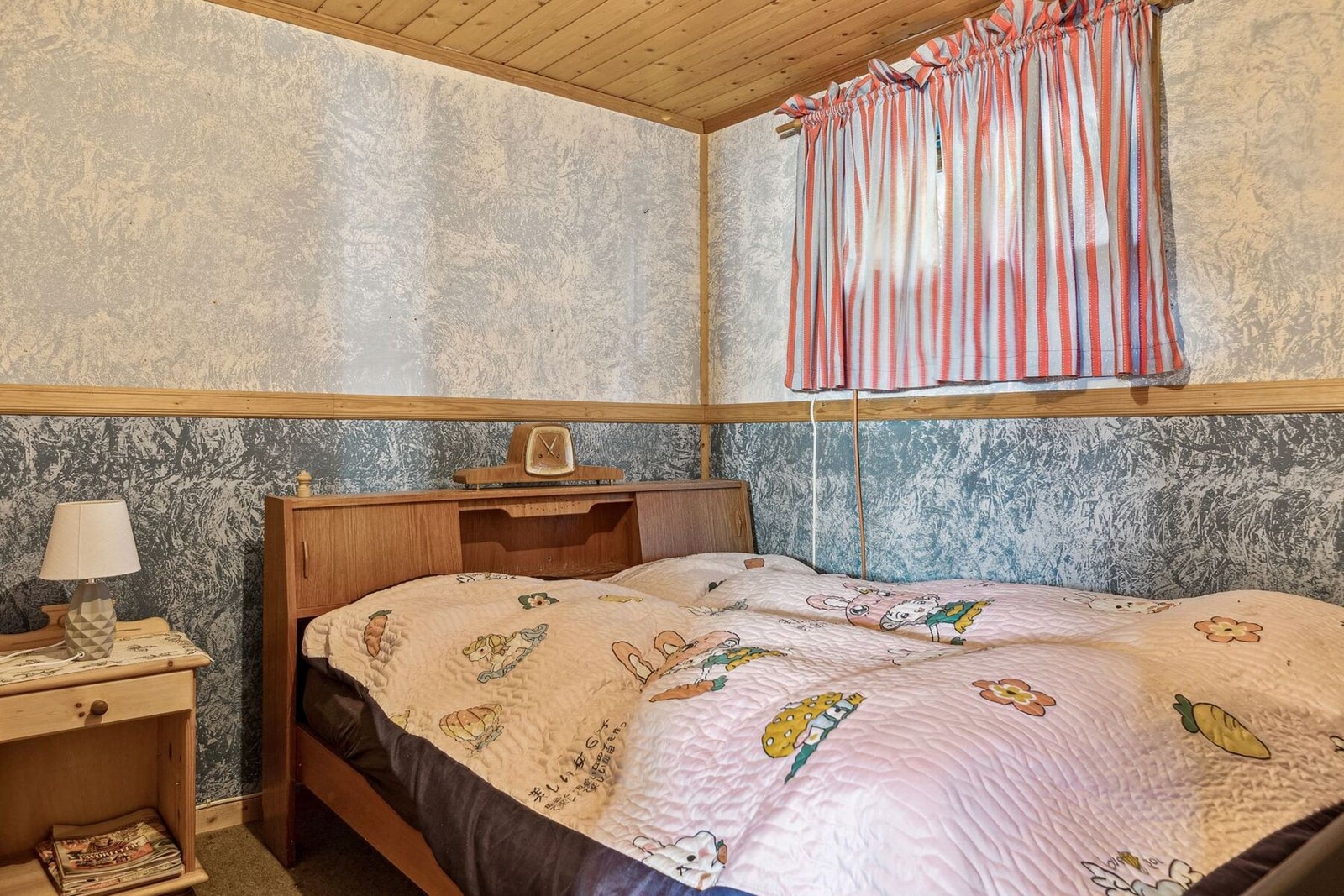 Soverom av god størrelse som måler 10,5 kvadratmeter. Galleribilde