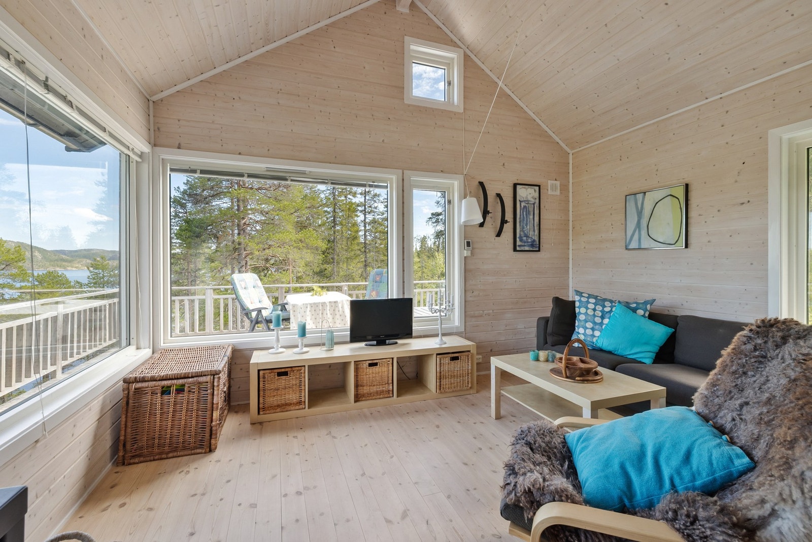 Installasjoner med dobbelt solcelleanlegg med opplegg for belysning Galleribilde