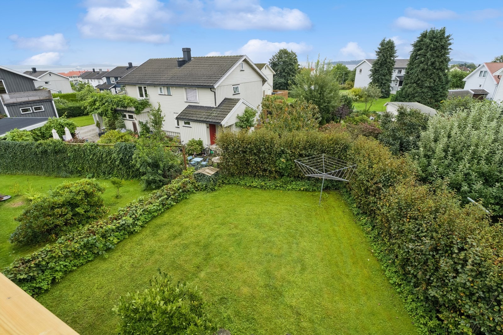 Fin hagetomt hvor du kan nyte morgen- og dagssolen. Galleribilde