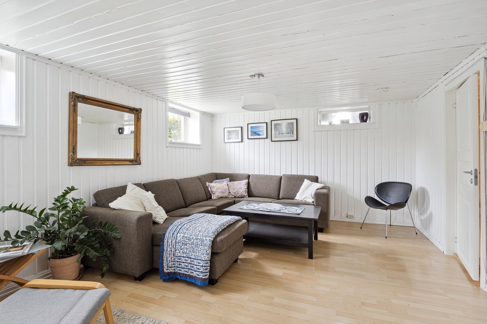 Stor og fin kjellerstue. Galleribilde