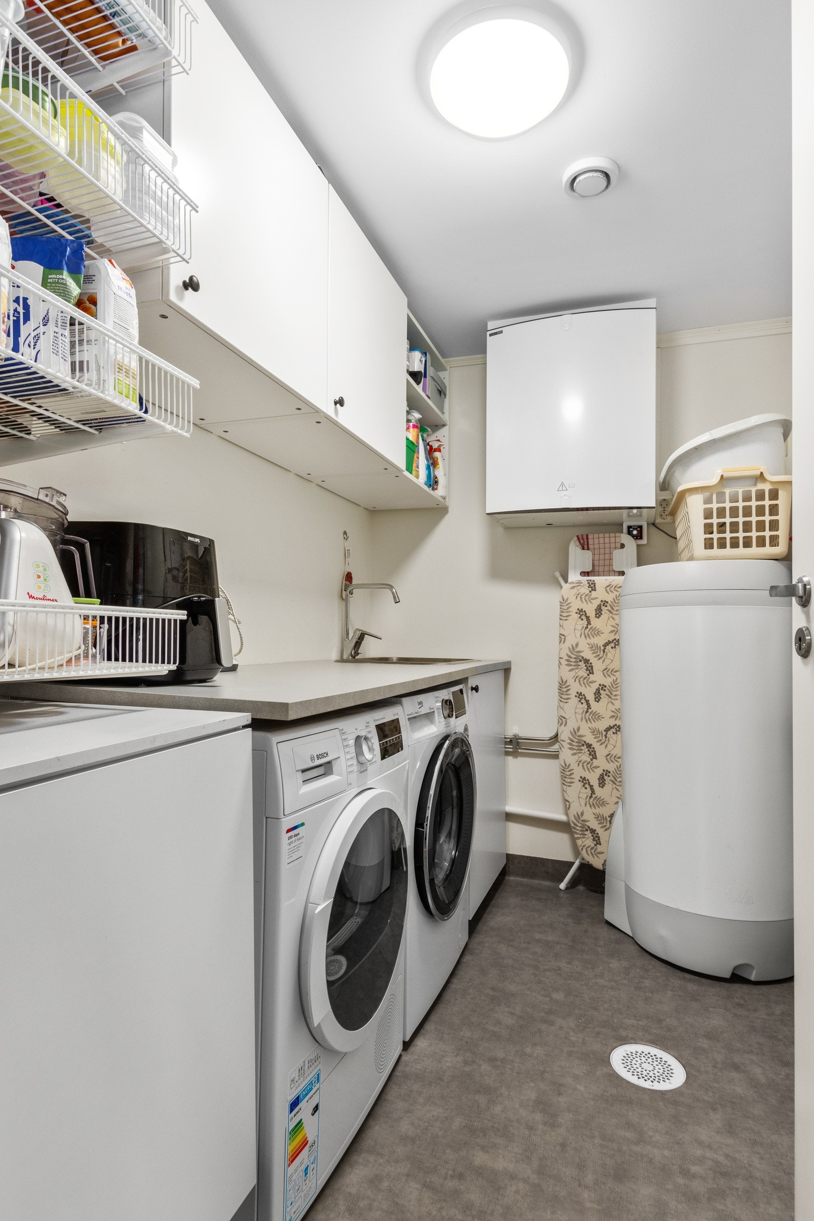 Vaskerom Galleribilde