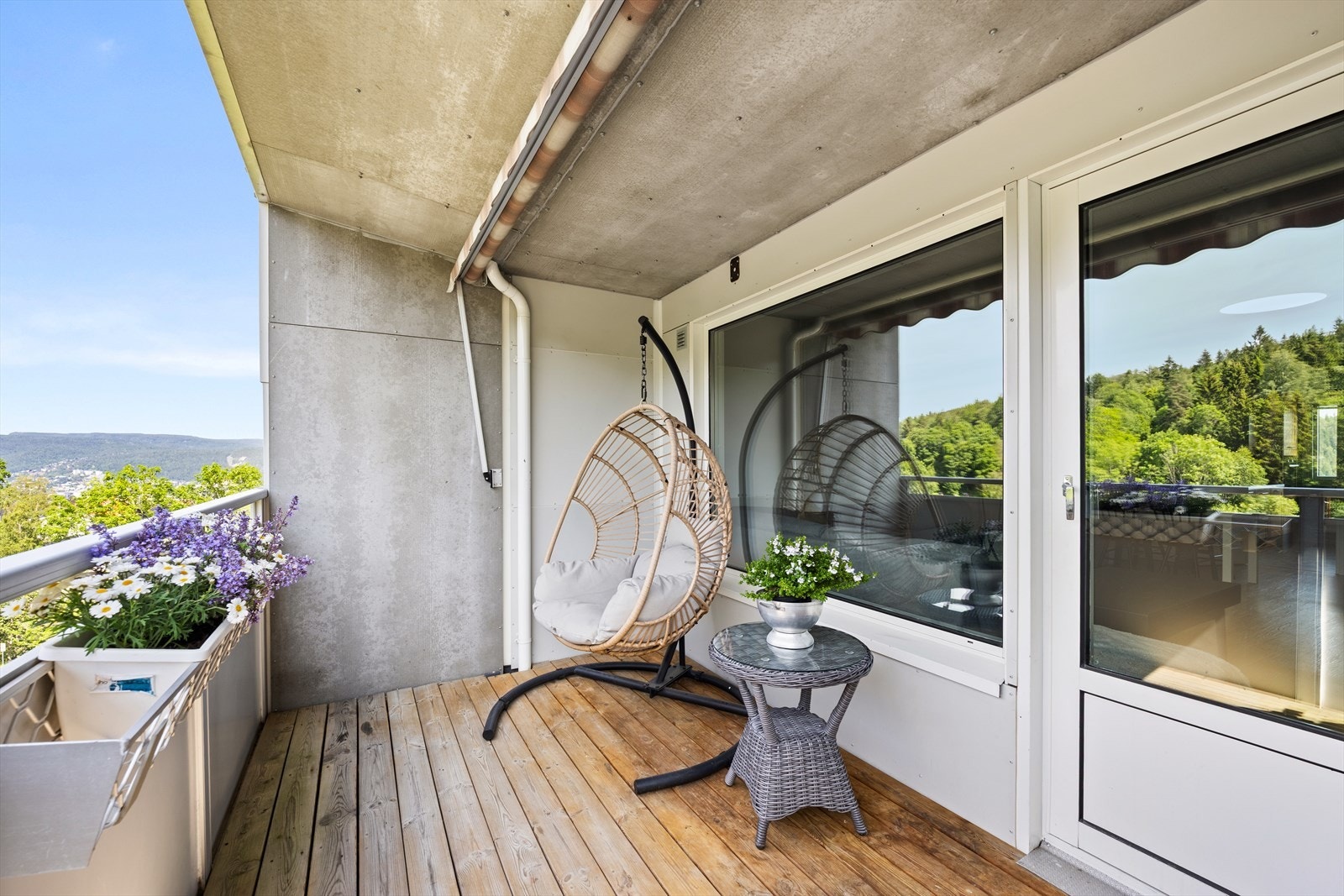 Fra stuen er det adkomst til balkong på ca. 7 kvm Galleribilde