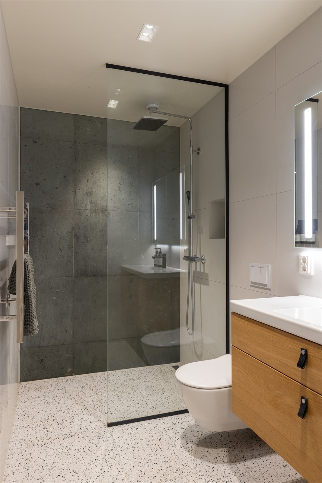 Herlig med regnfallsdusj Galleribilde