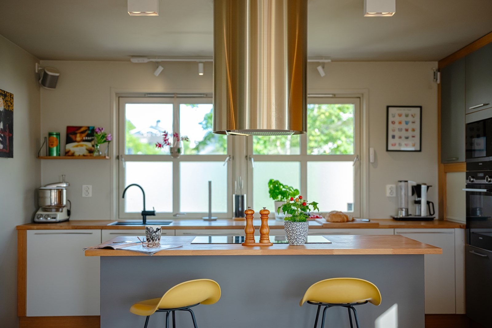 Boligen ble arkitektegnet av Nina Klungsøyr/ Fin strek og har bl.a blitt omtalt i Aftenposten Galleribilde