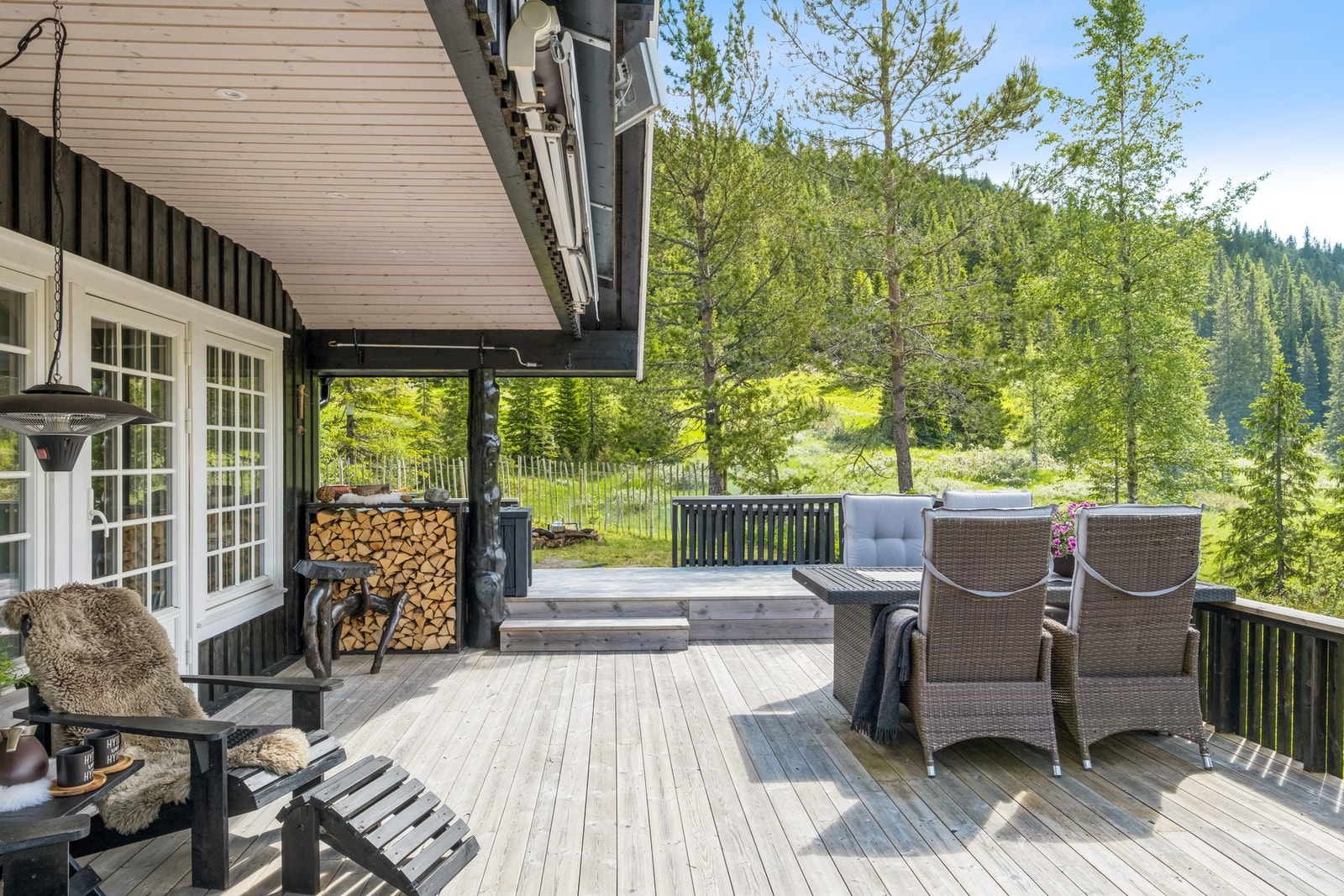 Hytten ligger fint til med gode solforhold. Galleribilde