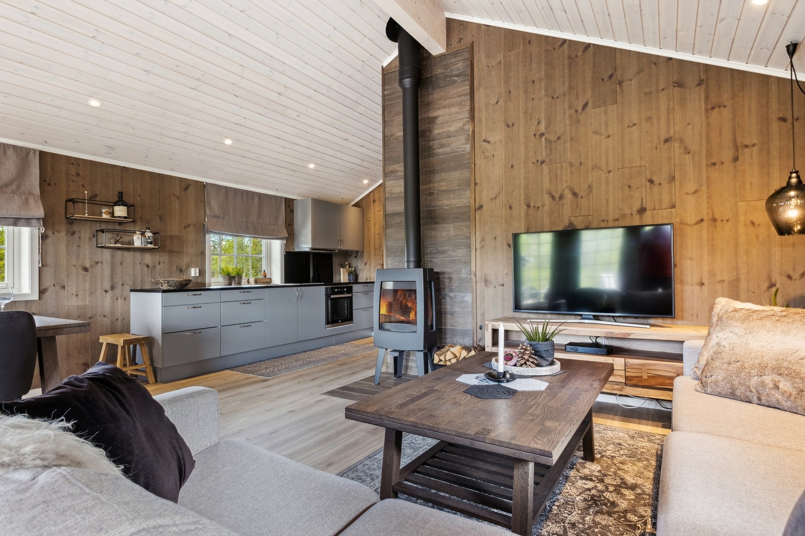 Stuen er av god størrelse og gode innredningsmuligheter. Galleribilde