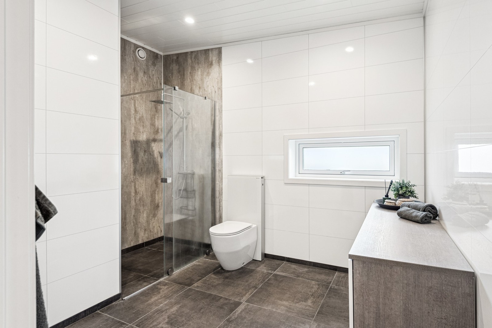 Romslig bad i 2. etasje. Galleribilde