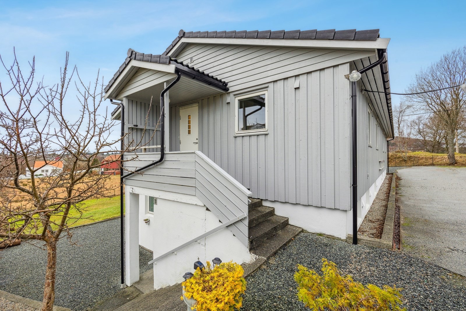 Enkel adkomst til leiligheten fra gårdsplassen. Galleribilde