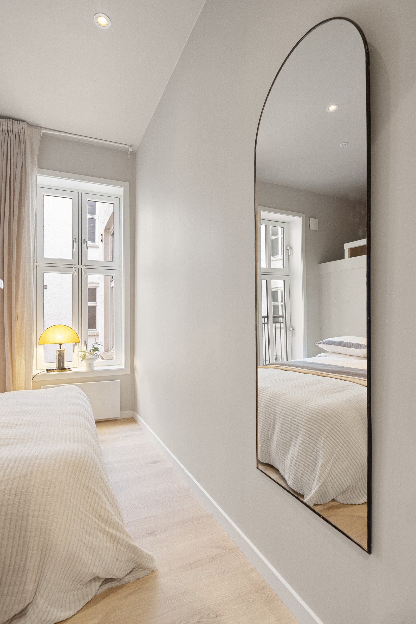 Soverom vender mot stille og rolig bakgård. Galleribilde