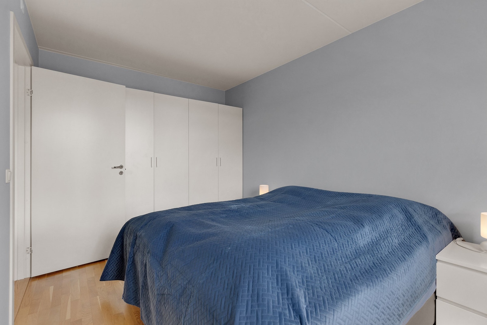 Store garderobeskap som medfølger. Galleribilde