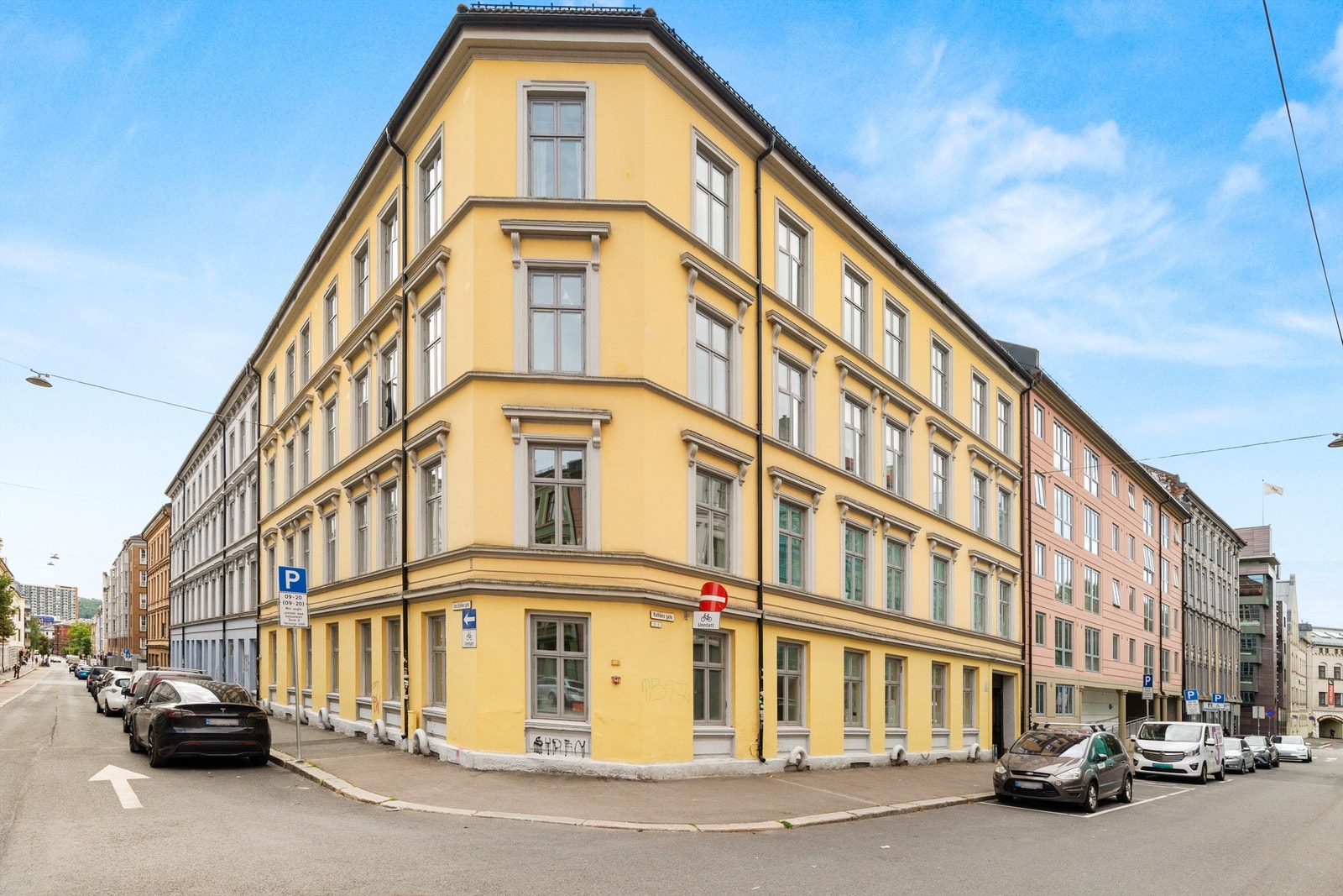 Velkommen til Rathkes gate 5B - Presentert av Hamdi Kaptan ved Krogsveen. Galleribilde