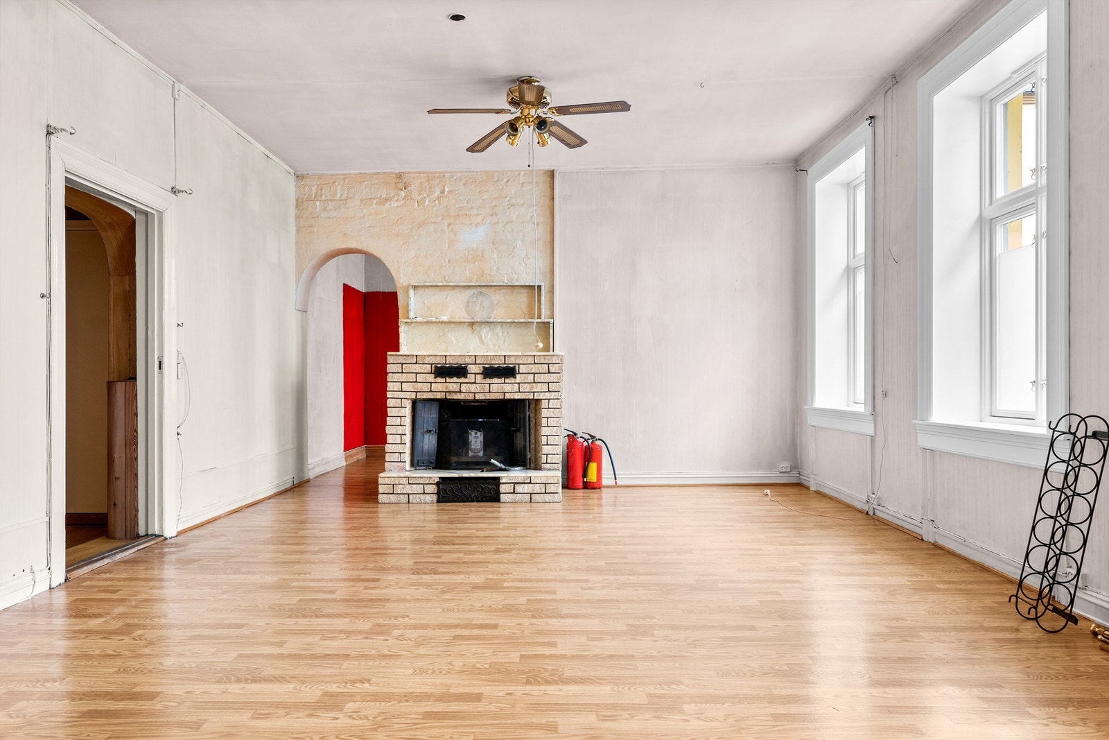 Peis i stue som bidrar til en varm og lun stemning når vinteren treffer inn. Galleribilde