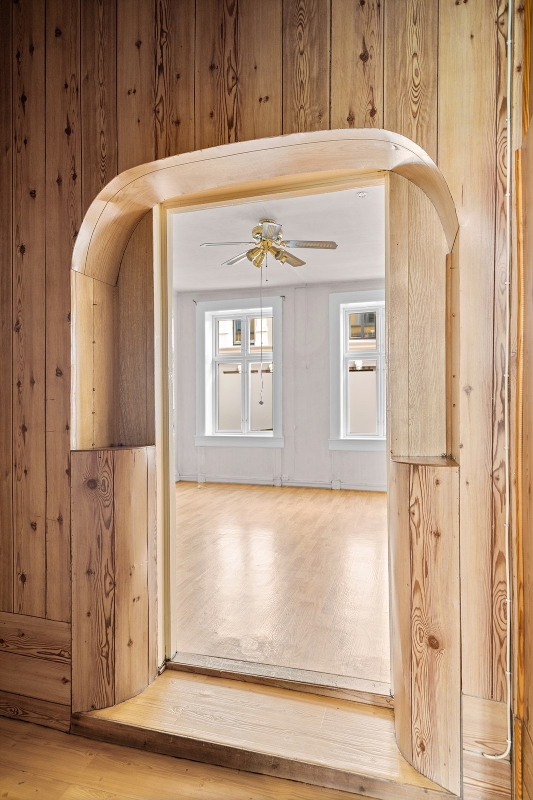 Atkomst til stue fra entré/gang. Galleribilde