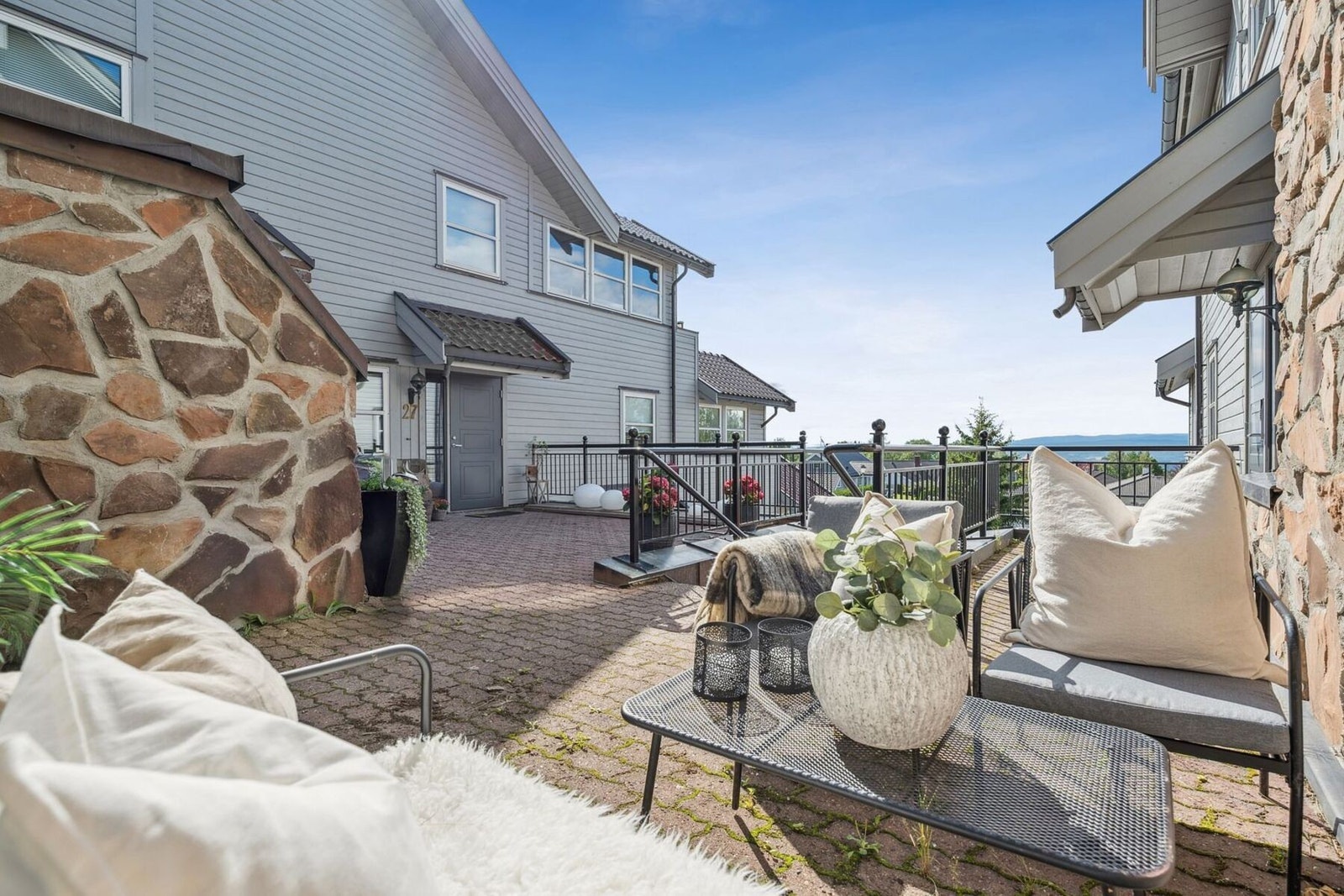 Nyt late sommerdager her med flott utsikt. Galleribilde