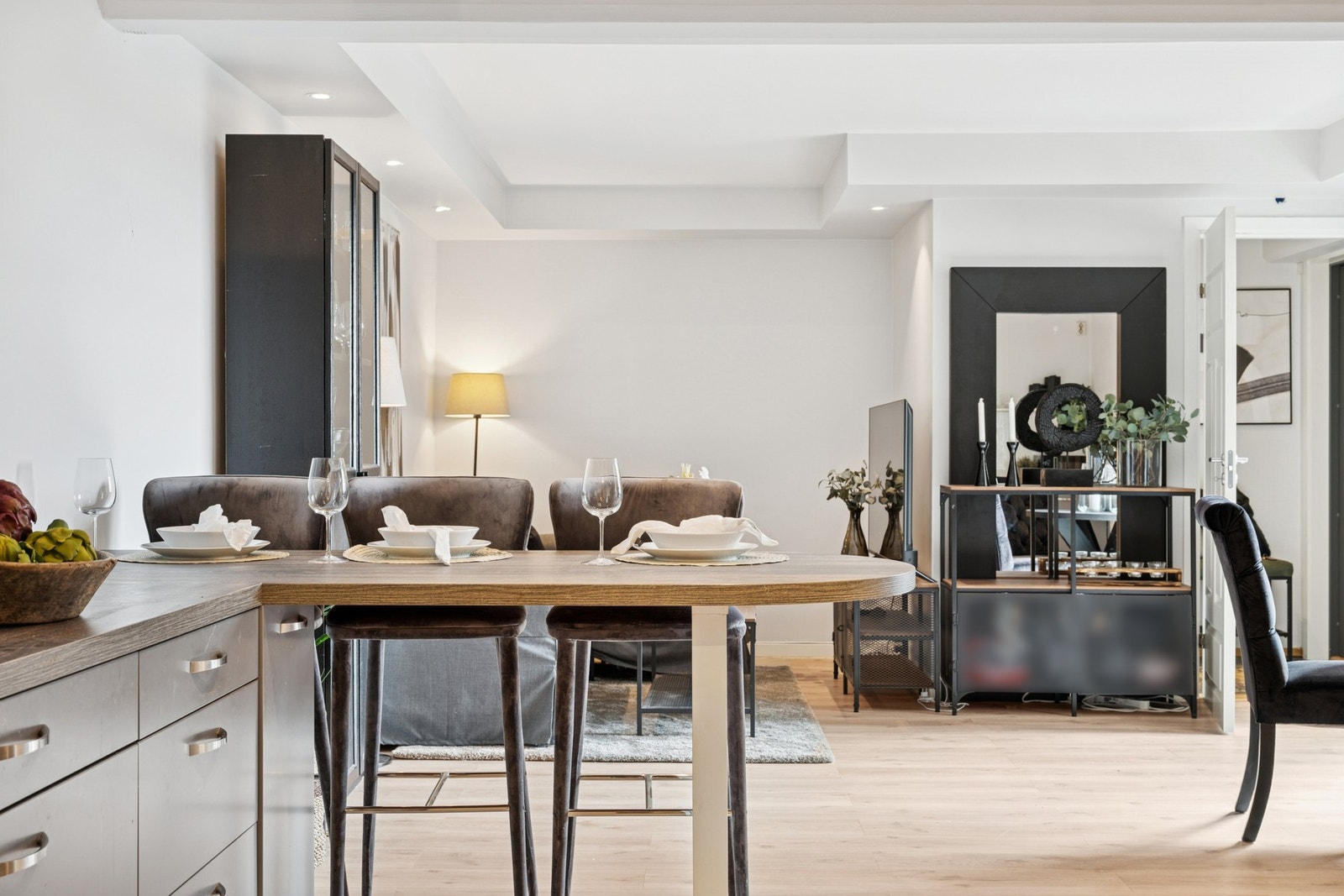 Smart spiseplass på kjøkkenet. Galleribilde