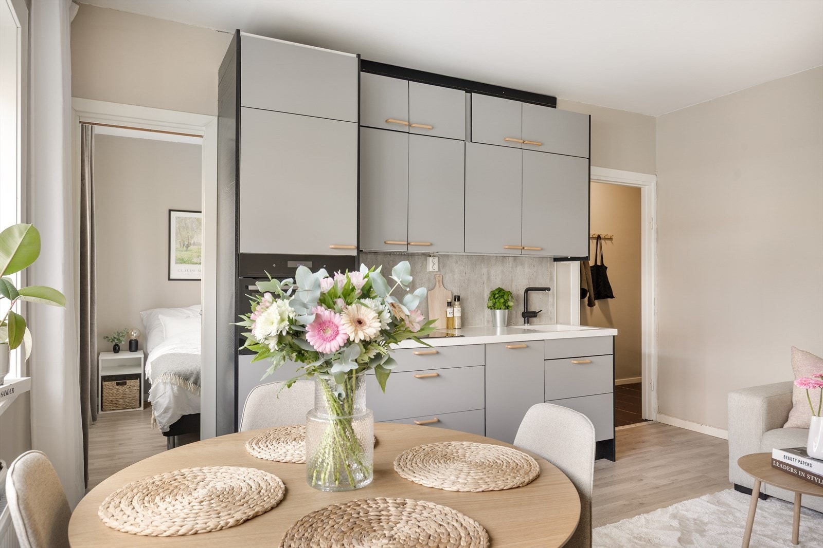 Gjennomførte fargekombinasjoner som gir et stilrent og tidsriktig preg. Galleribilde