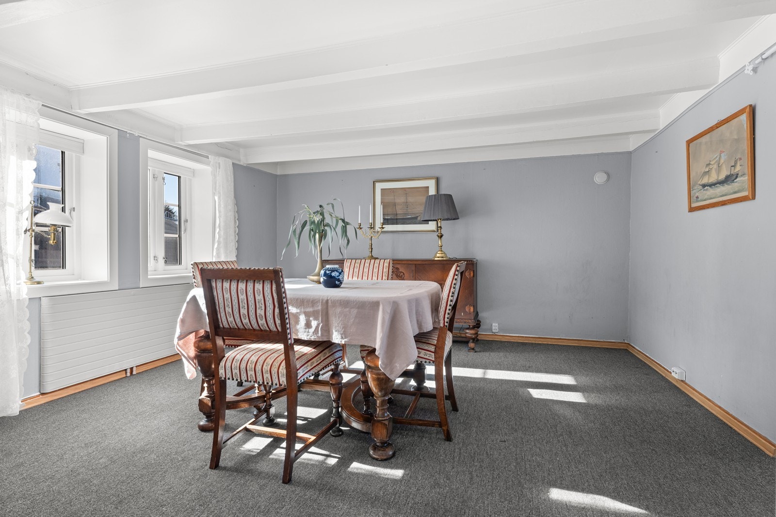 Hovedstuen er fra originalt byggeår. Boligen ble først etablert rundt 1862 og senere ombygget rundt 1930. Galleribilde