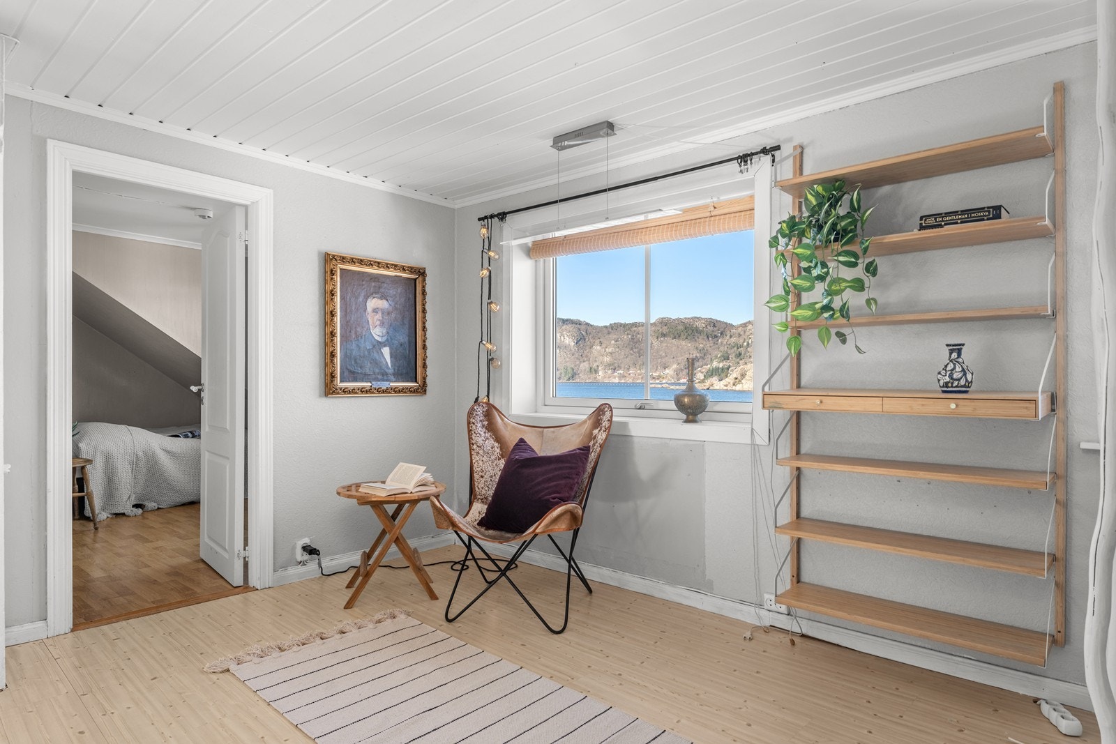 Flott sjøutsikt fra loftsetasjen! Galleribilde