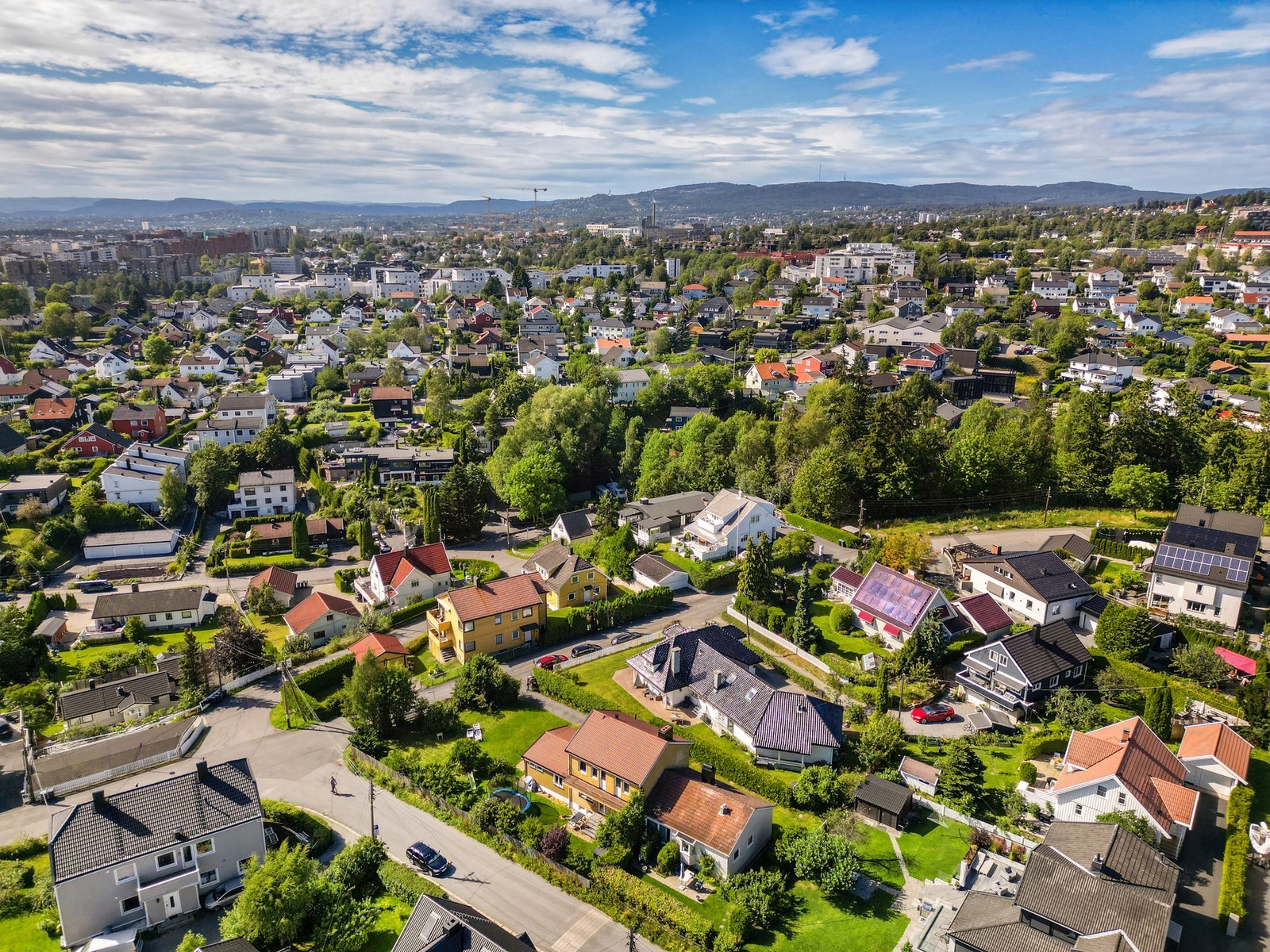 Skue mot vest. Langt der bort skimter vi Holmenkollen. Galleribilde