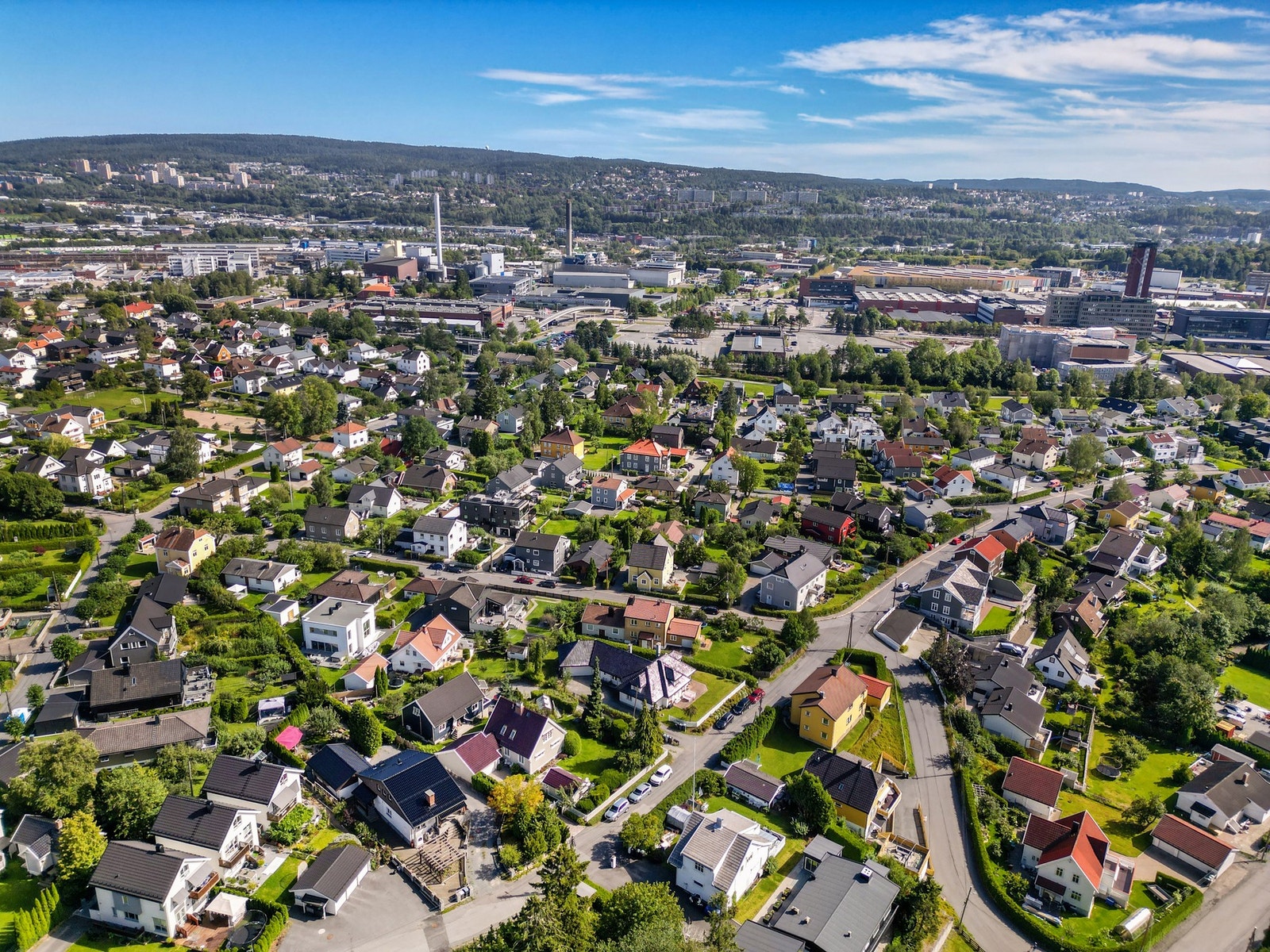 Kort vei til det meste! Skoler, barnehager, handlesentra, T-bane og buss (også flybuss). Galleribilde