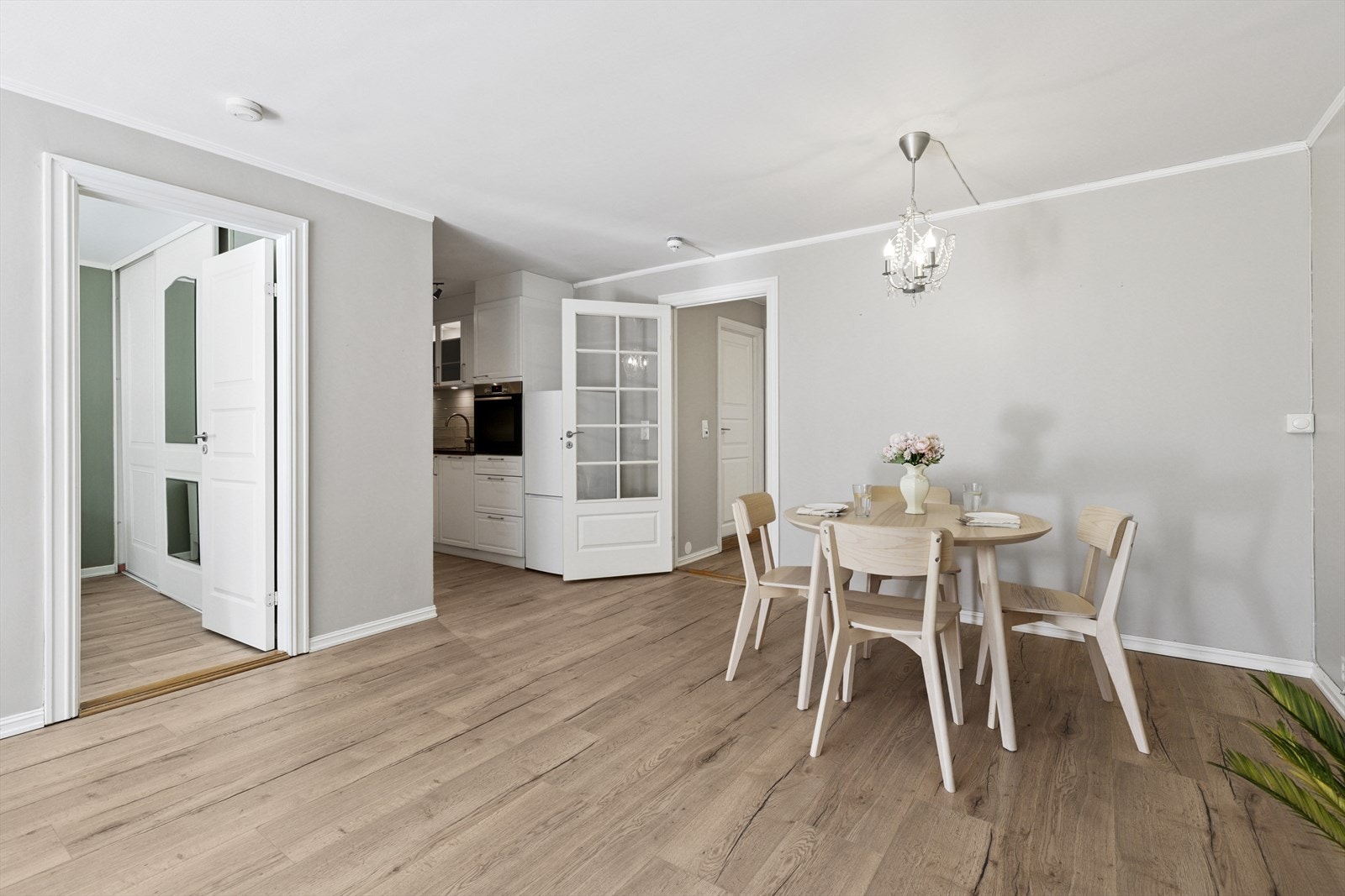 Stor stue med mange møbleringsmuligheter. Galleribilde