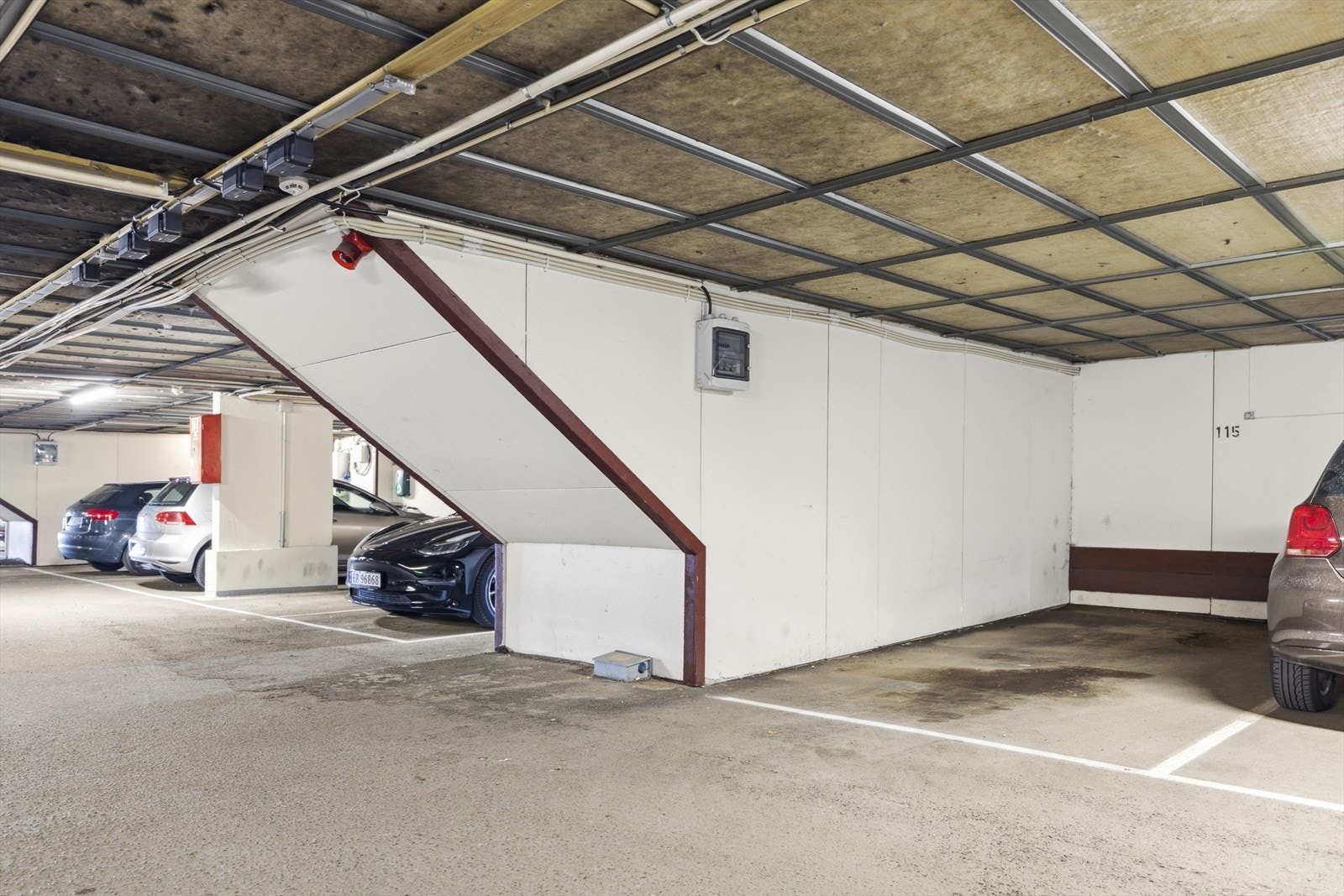 Parkeringsplass nr. 115 følger boligen. Galleribilde