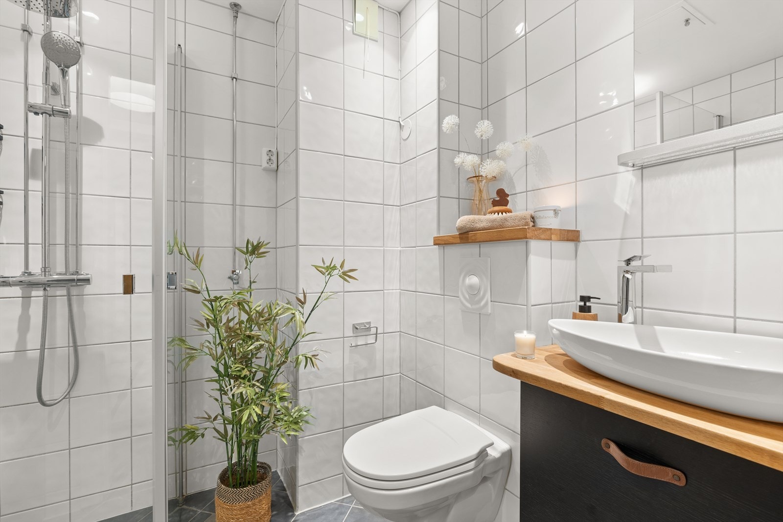 Pent flislagt baderom fra 2009 i regi av borettslaget Galleribilde