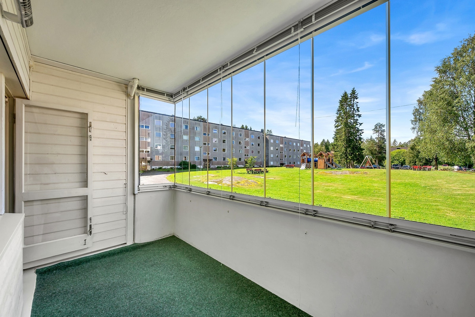 Innglasset balkong gir muligheter for bruk av balkongen i all slags vær. Galleribilde