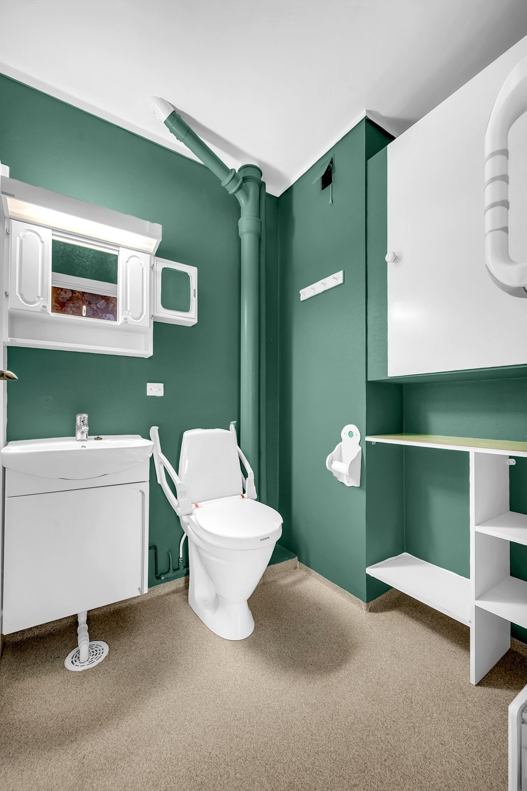 Gulvflate belagt med gulvbelegg. Galleribilde