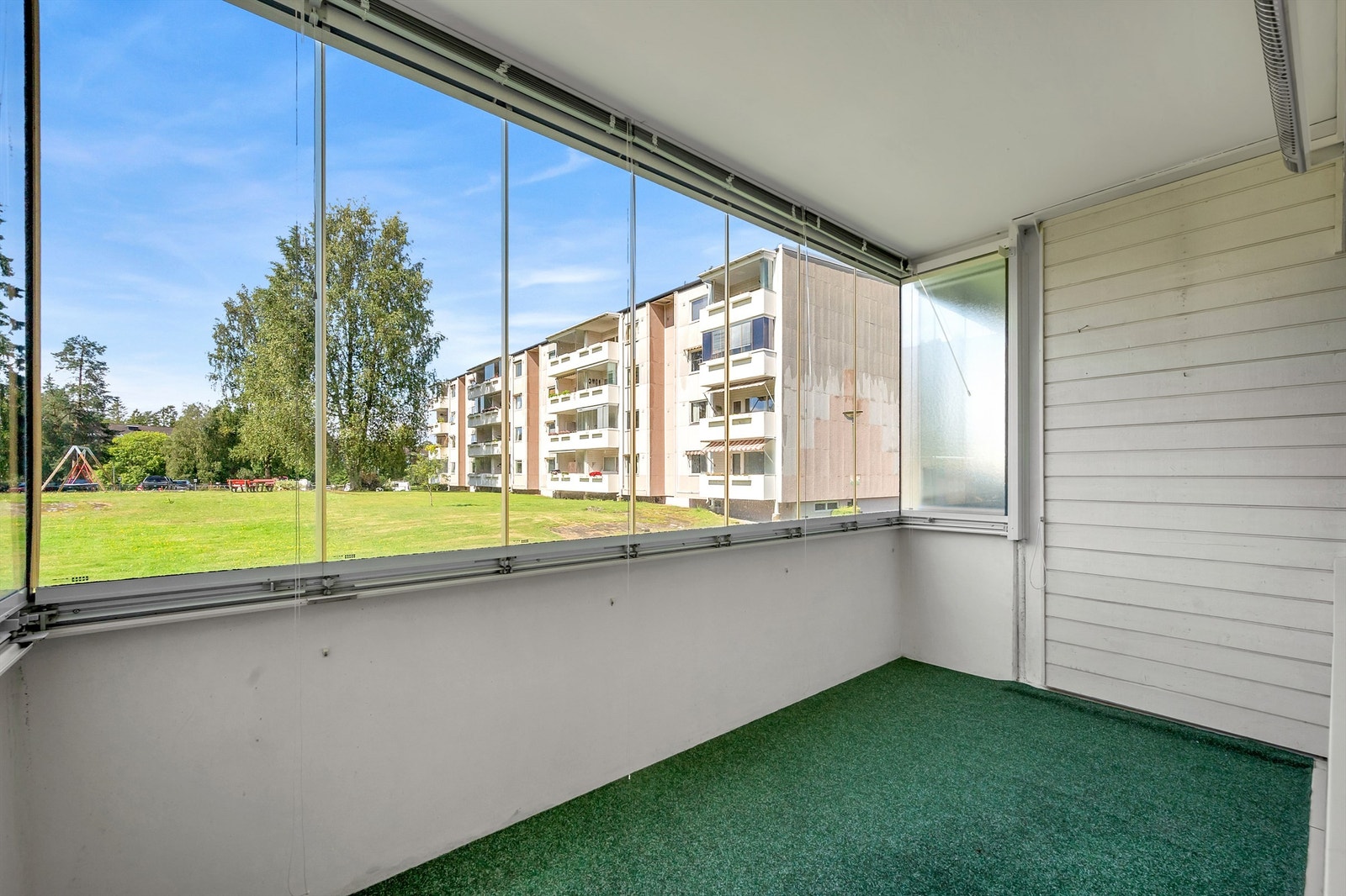 Solrik og vestvendt balkong. Galleribilde