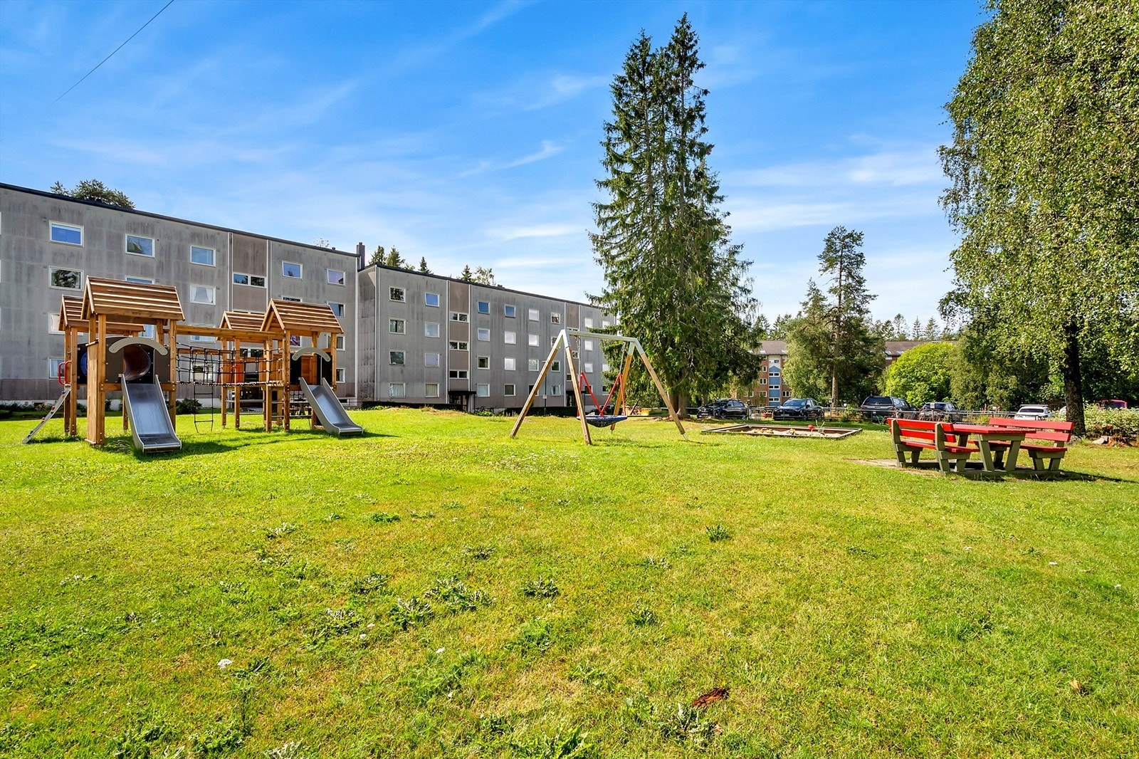 Fellesarealer utenfor leiligheten som egner seg godt for barn, unge og voksne. Galleribilde