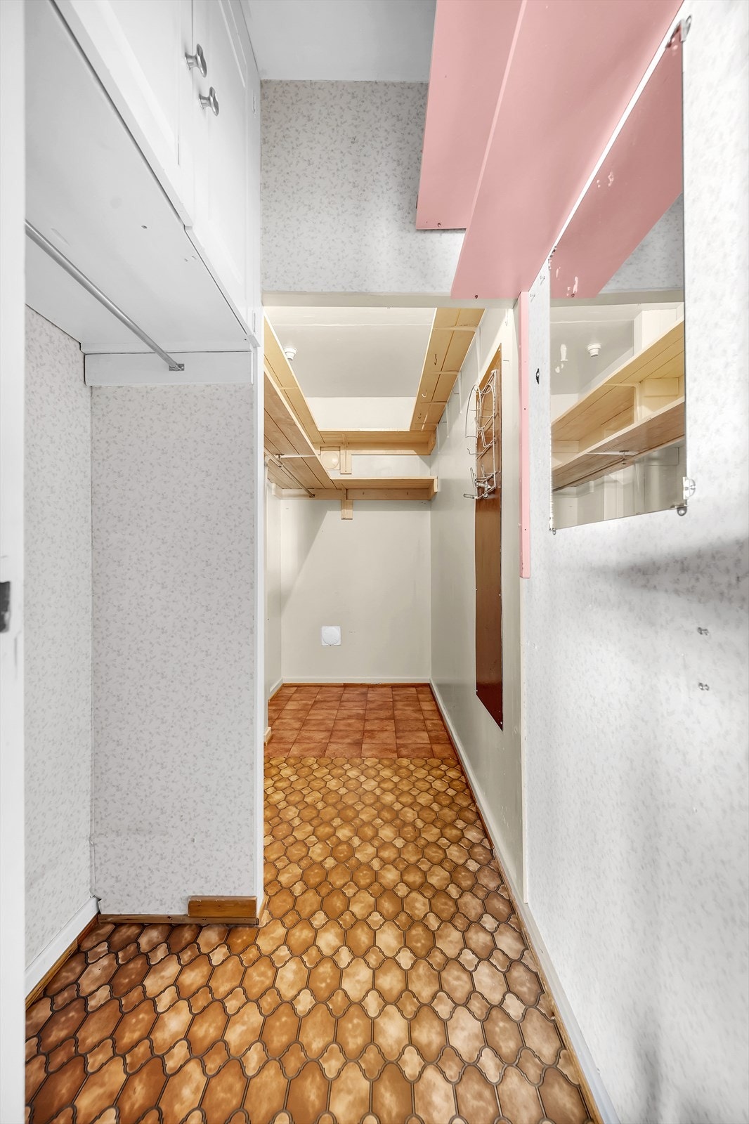 Bod/ walk-in closet. Galleribilde