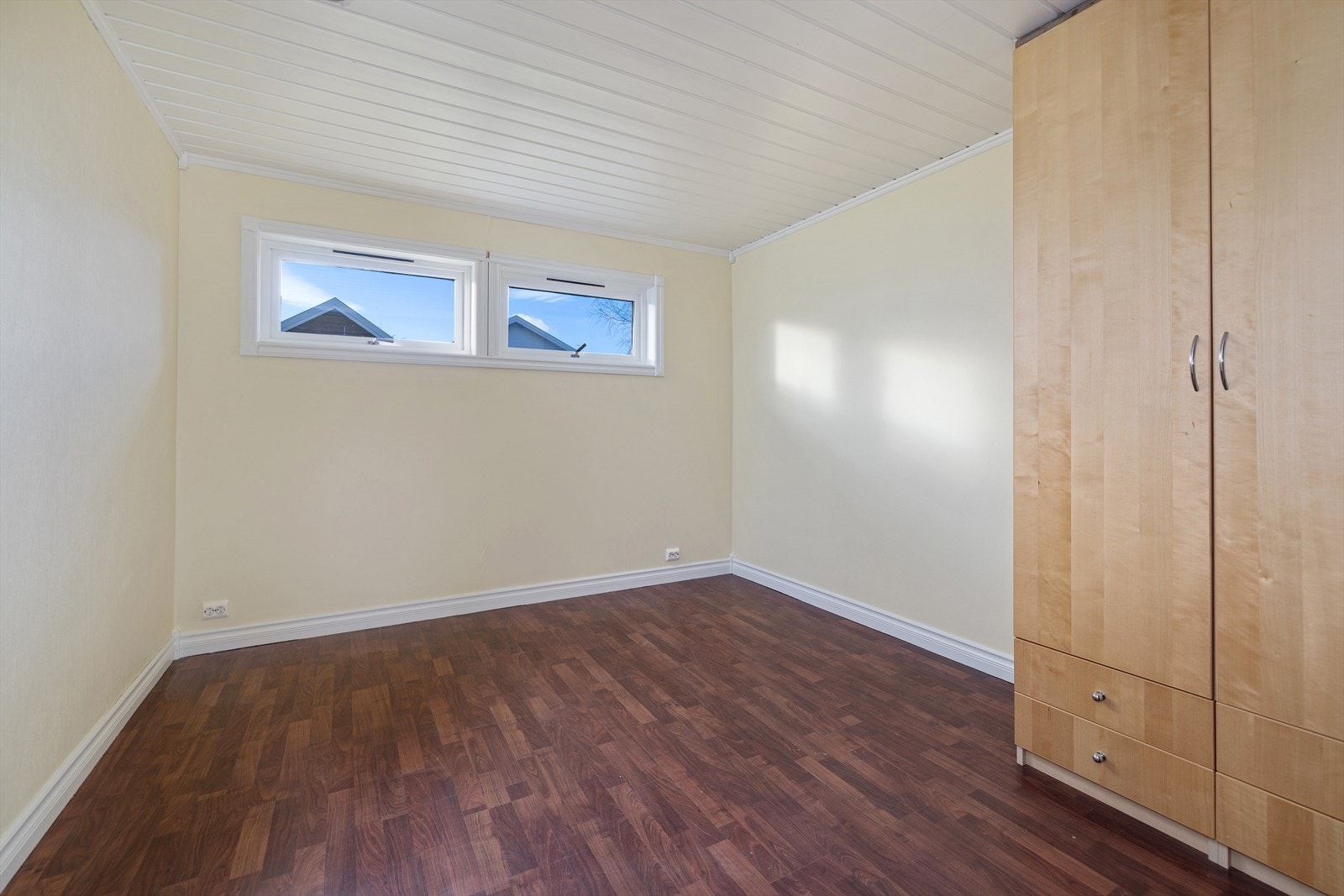 Boligen har totalt 5 soverom, hvor to av de er i 1. etasje. Galleribilde