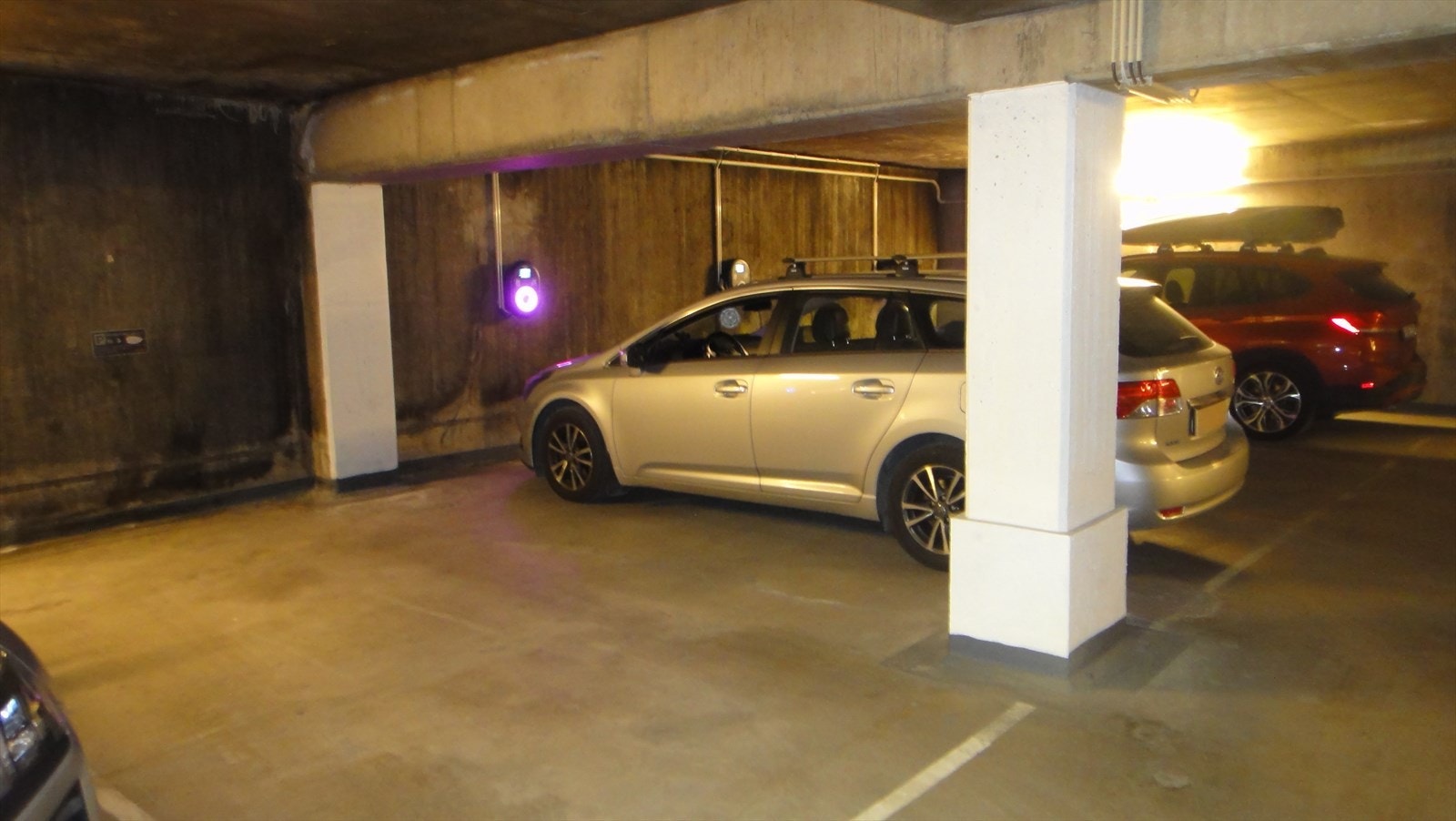 Søylerekken gir ekstra rom, slik at bildøren kan åpnes komfortabelt og uten anstrengelse. Galleribilde