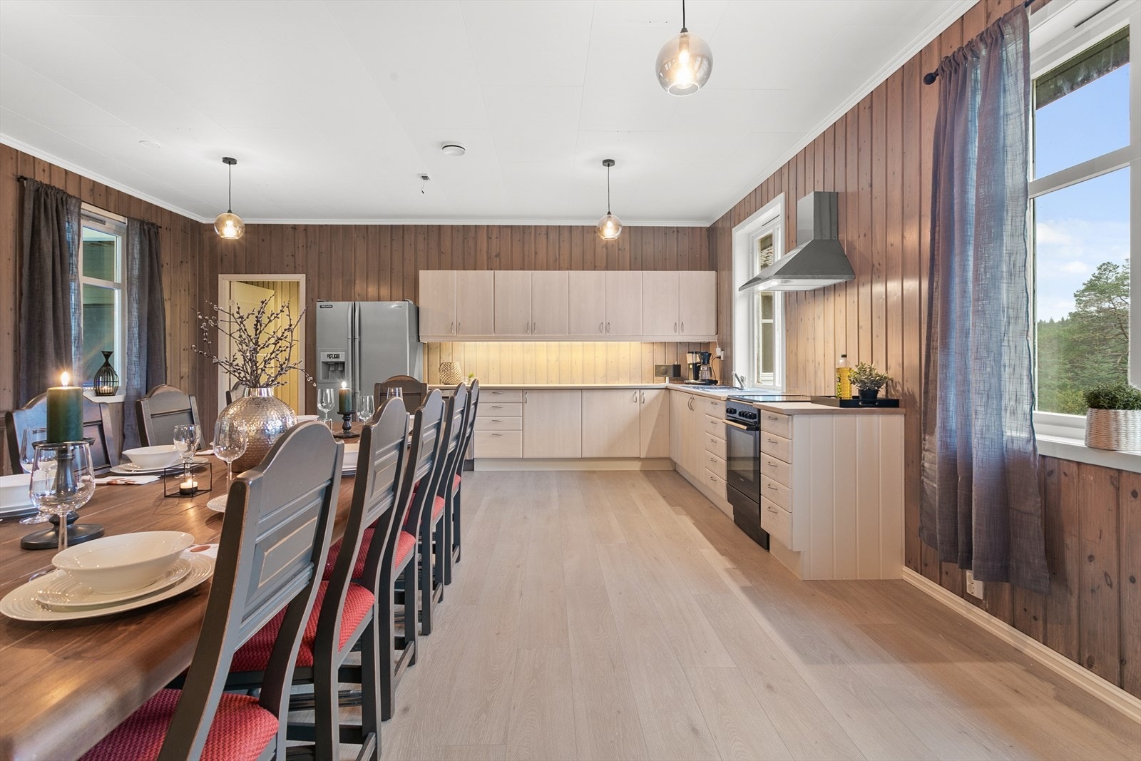 Fritidsbustaden er oppussa i nyare tid og held jevnt over god standard. Galleribilde