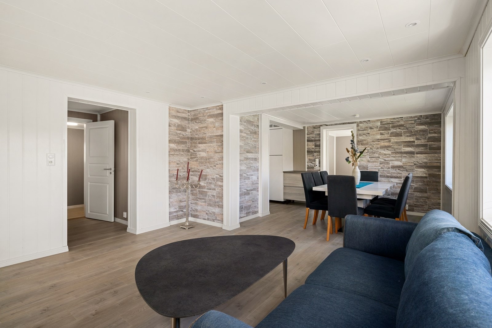 Det er downlights i rommet Galleribilde