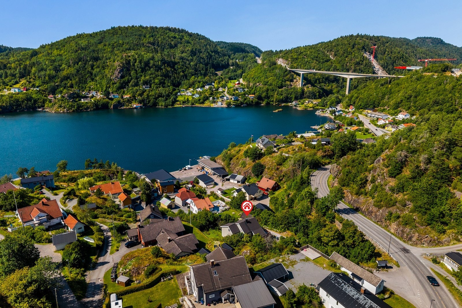 Kort vei ned til vannet Galleribilde